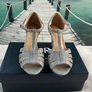 Naturalizer Silver Glitter Platform Sandals